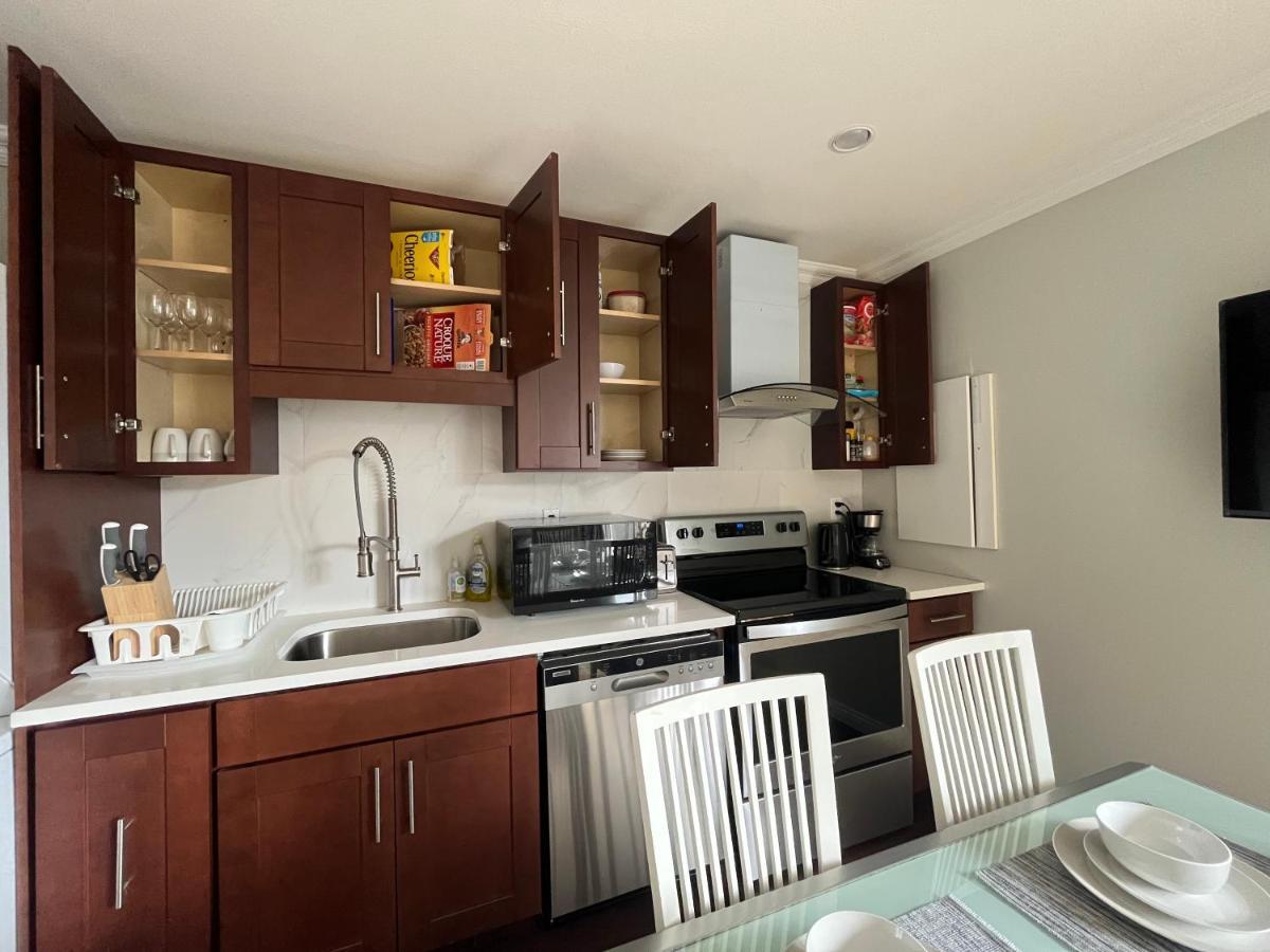 Coze Home In Vancouver Near Yvr Экстерьер фото
