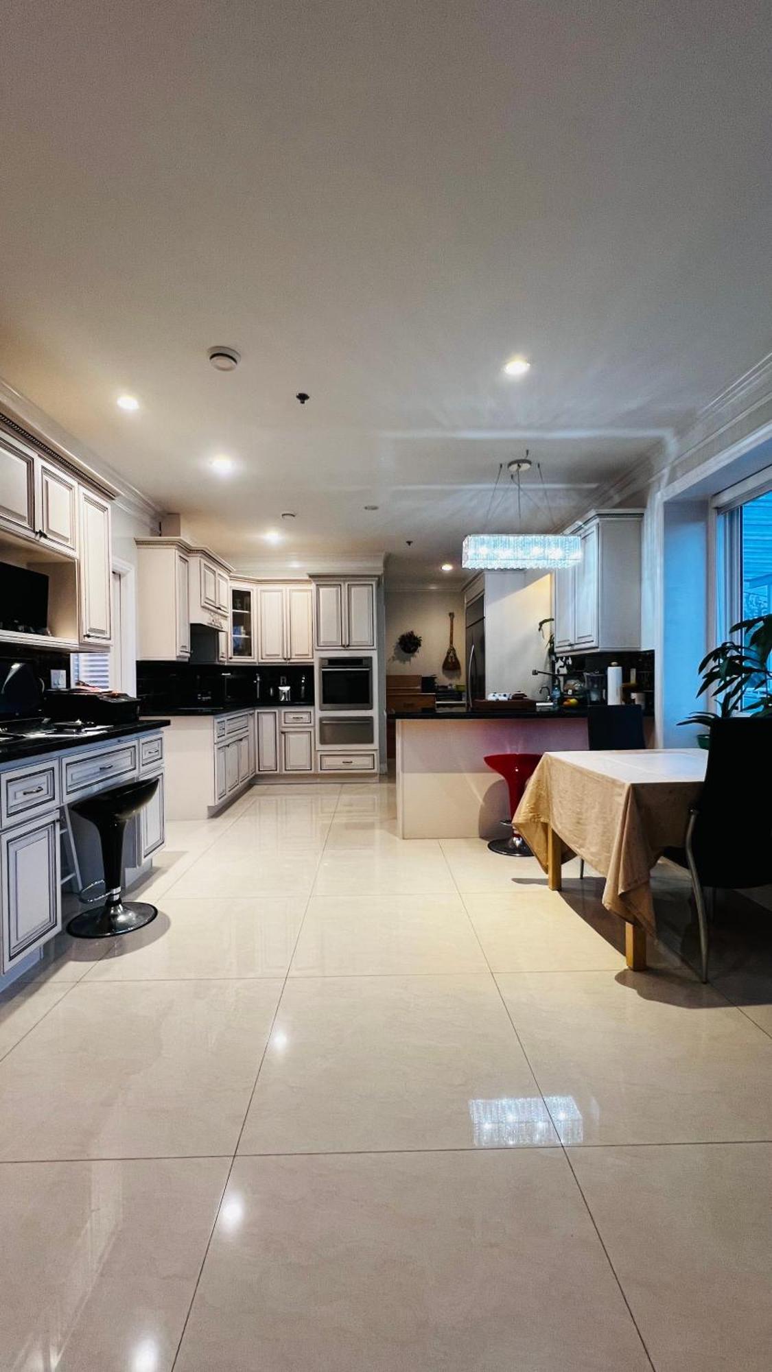 Coze Home In Vancouver Near Yvr Экстерьер фото