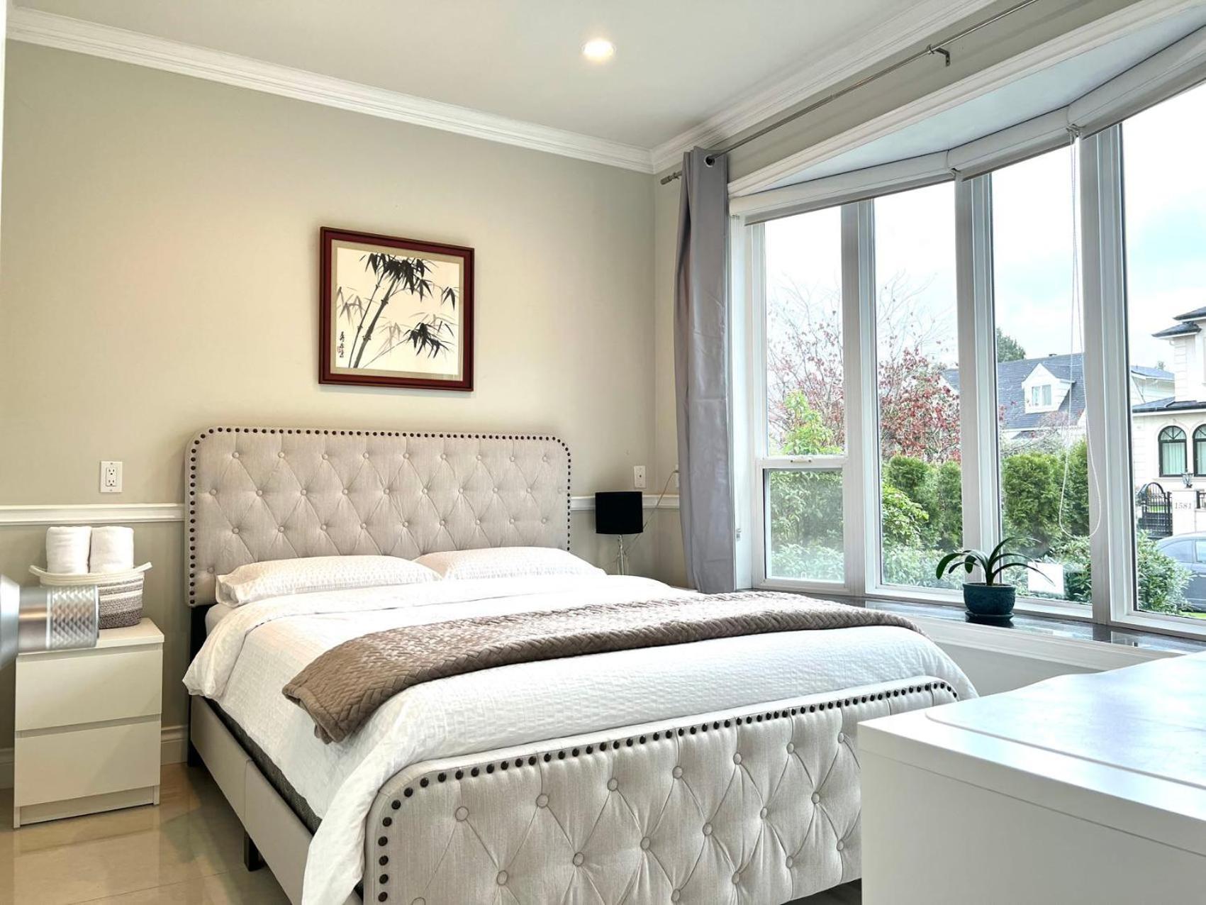 Coze Home In Vancouver Near Yvr Экстерьер фото