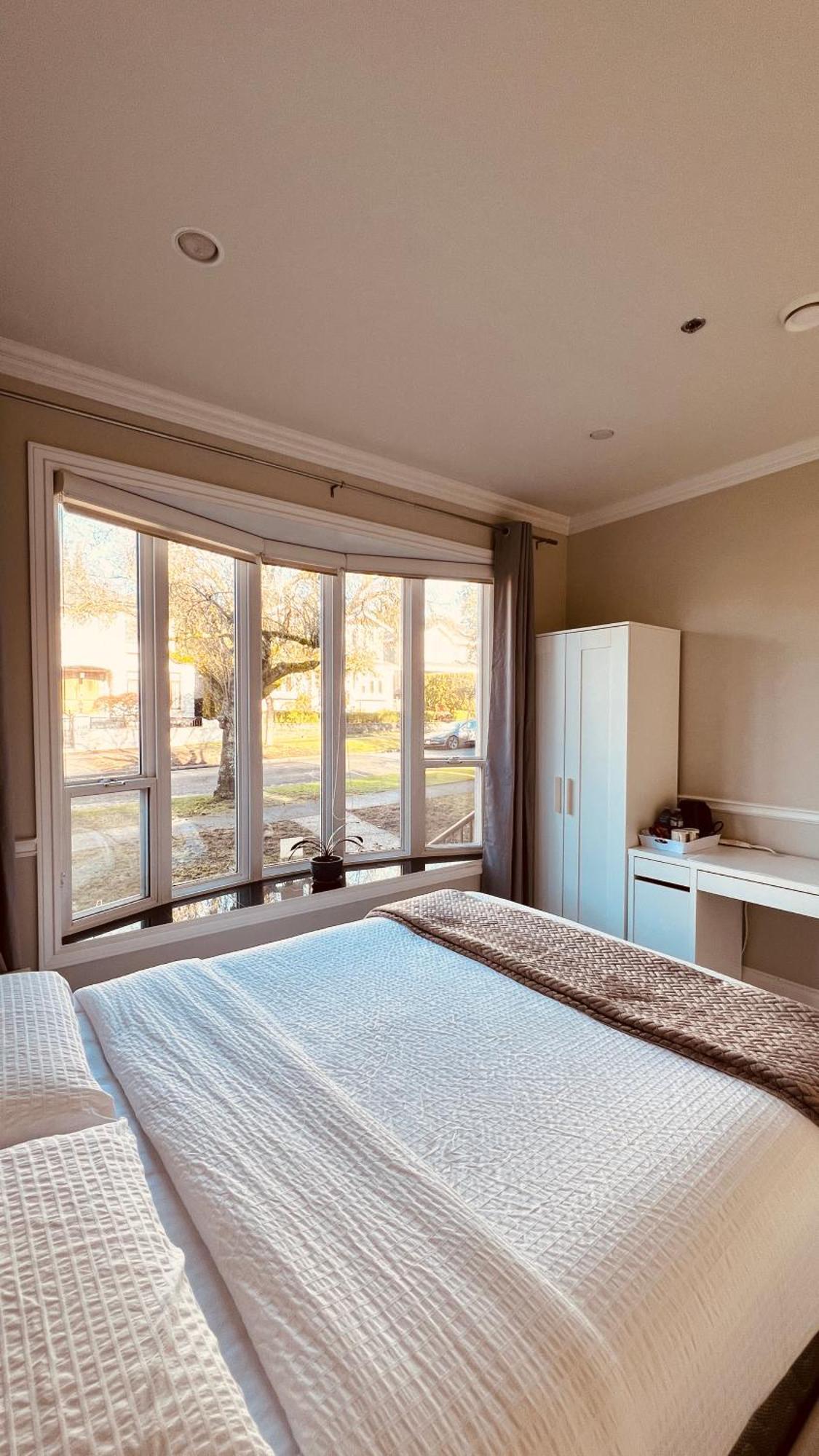 Coze Home In Vancouver Near Yvr Экстерьер фото